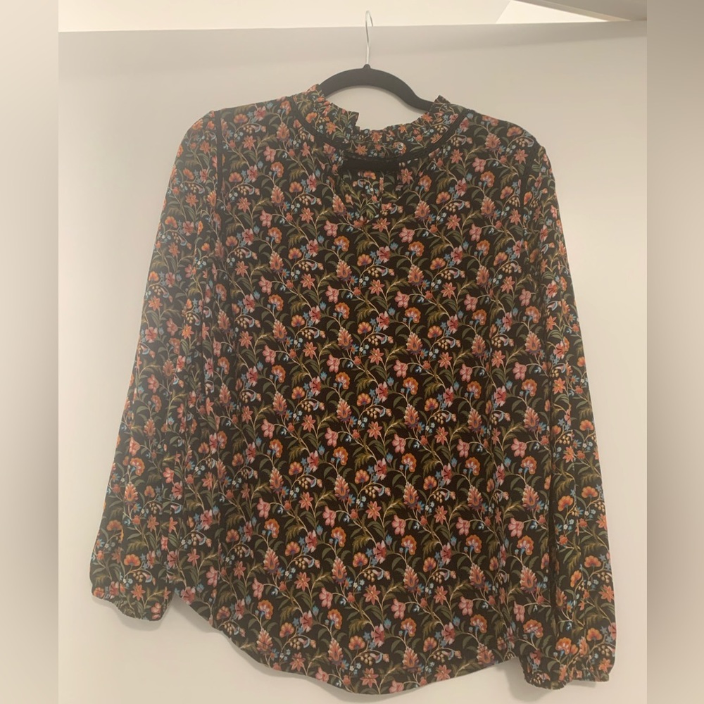 Size SM Loft Floral Blouse
